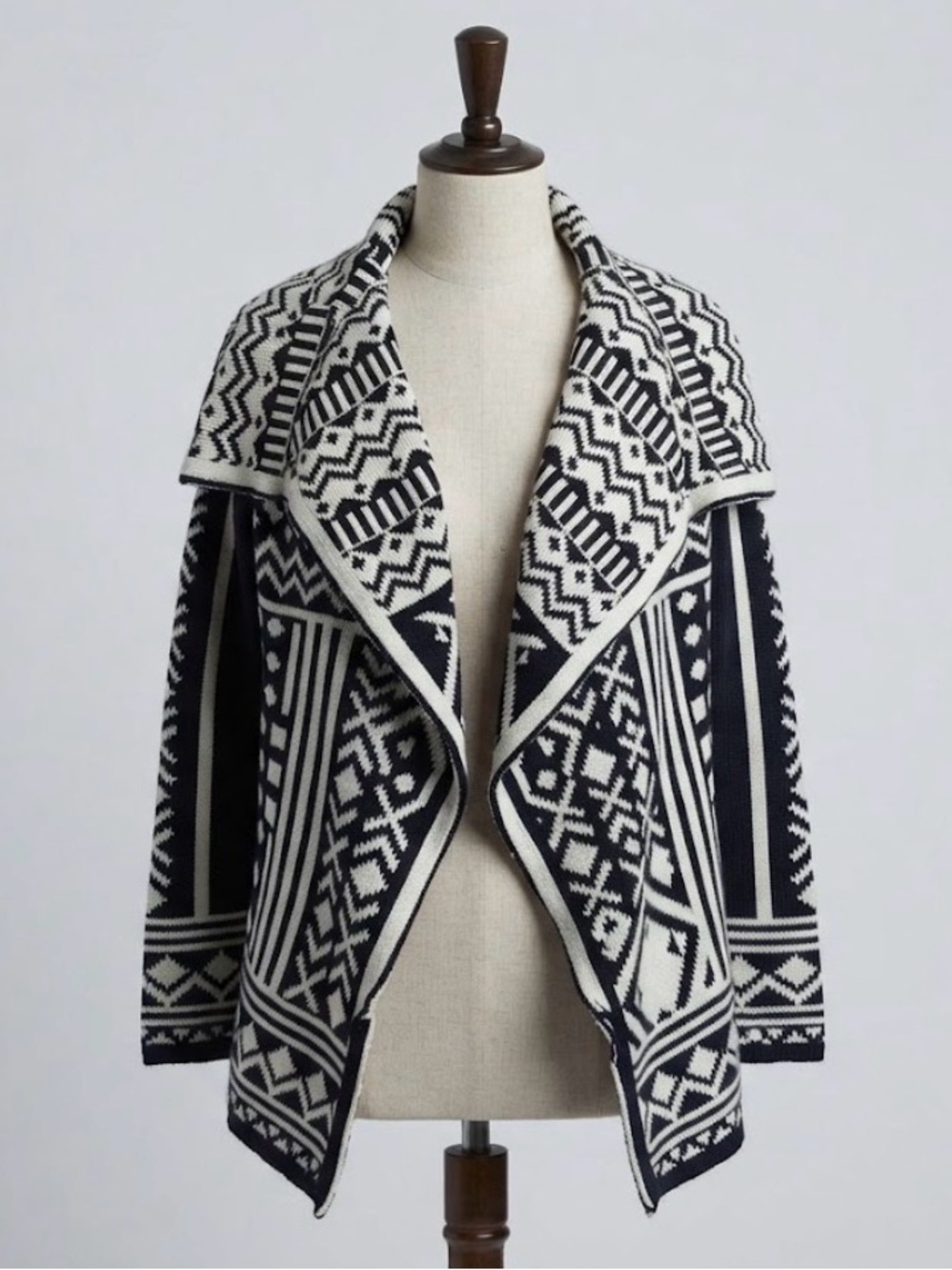 Woven Heart Black and White Geometric Open-Front Cardigan